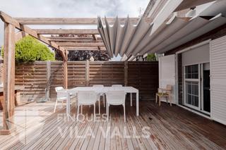 Casa adossada a Palau-solità i Plegamans. Exclusivo chalet apareado con acabados de lujo