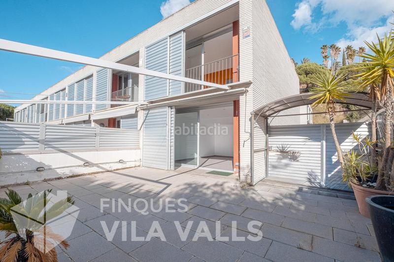 Foto 2ec210bd-a7bd-4d09-b8df-61fc088868b6. Chalet  adosado frente al mar en Urbanitzacions Sant Pol de Mar