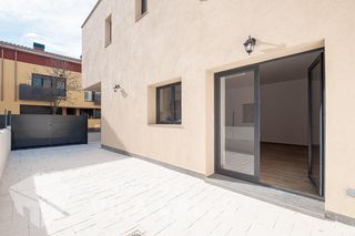 Casa  Carrer hostalets. Confort y calidad en casa de obra nueva en santa eul�lia de ron�