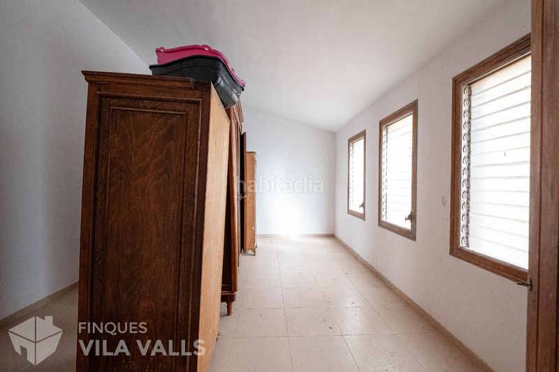 Foto 9011ad8d-42ab-4805-91bc-42d05e5634f5. Piso edificio para hacer 3 pisos. en Castellterçol
