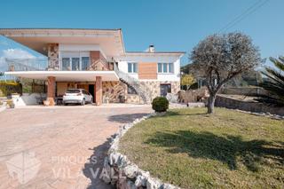 Chalet  C del faig. Casa a cuatro vientos con jardín en la font dels enamorats  cald