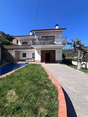 Rent House in Sant Feliu de Codines. Magnífica planta baja con piscina en sant feliu de codines