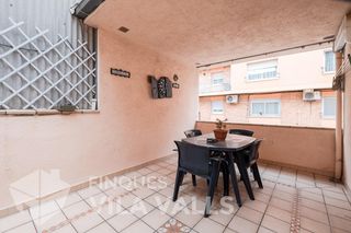 Maison à Caldes de Montbui. Casa esquinera con pk cerca del centro de caldes!