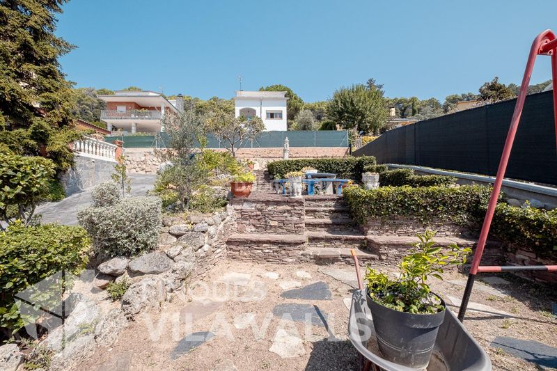 Foto 41410c53-4123-4f9f-9cd6-15e99d62741c. Casa amb calefacció aparcament piscina a Caldes de Montbui