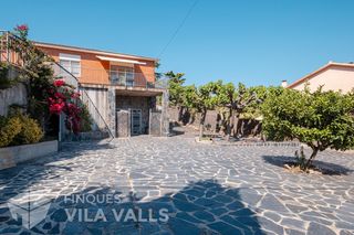Chalet  C de la rebassola. Casa a quatre vents amb gran terrassa i garatge per a 2 cotxes