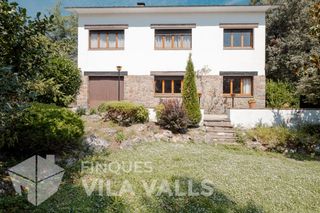 Casa  C lluis badó. Chalet con jardín y casa de invitados a la venta  2 propiedades!