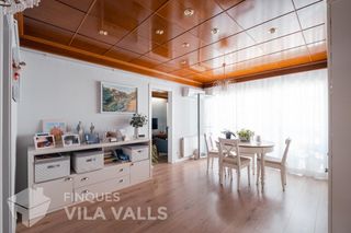 Appartement  C del mig. Amplio piso en el centro de caldes de montbui con balcón y espac