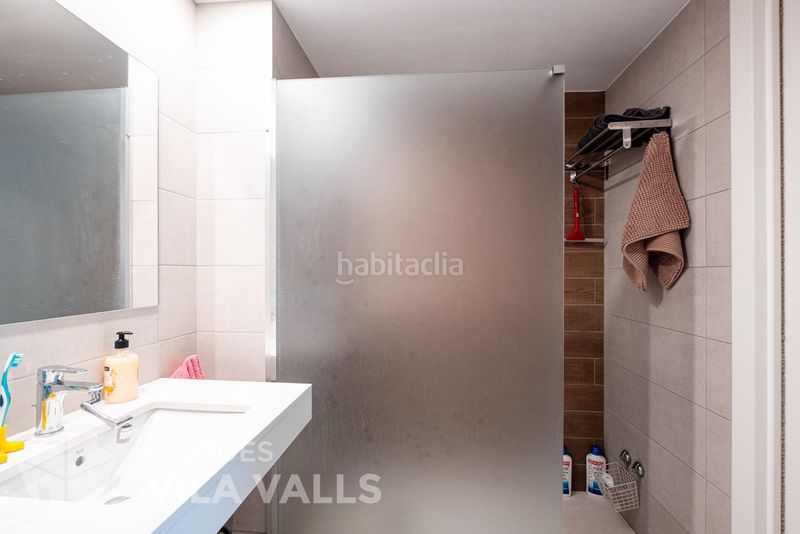 Foto b99e57da-4c30-4c71-85cb-4e74b5d10c32. Pis amb calefacció aparcament piscina a Can Clos-Pinetons Ripollet