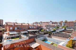 Zweistöckige Wohnung  Avenida de catalunya 24. Amplio dúplex seminuevo con dos terrazas de 7,5 mts, parking y t