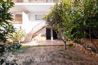 Casa aparellada a Carrer c pau cuscó