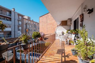 Maison jumelée  Carrer c pau cuscó. Casa pareada con jardín privado en caldes de montbui