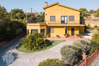 Chalet  C del pardal. Chalet 4 vientos con piscina y jardín excepcional en santa eulàl