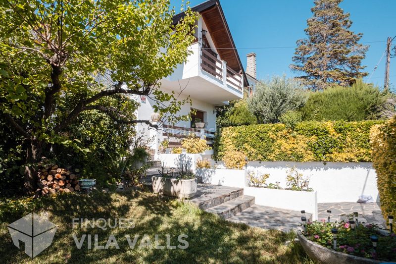 Foto 141e6e7e-2da6-478b-8d74-0cd3113796a6. Chalet con riscaldamento parcheggio piscina in Bigues i Riells del Fai