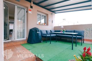 Maison jumelée  Alfons sola. Casa céntrica con jardín y parking en caldes de montbui