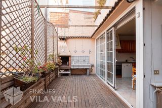 Haus  Calle de francesc domingo. Casa con garaje para 5 coches, 2 terrazas y amplios espacios fam