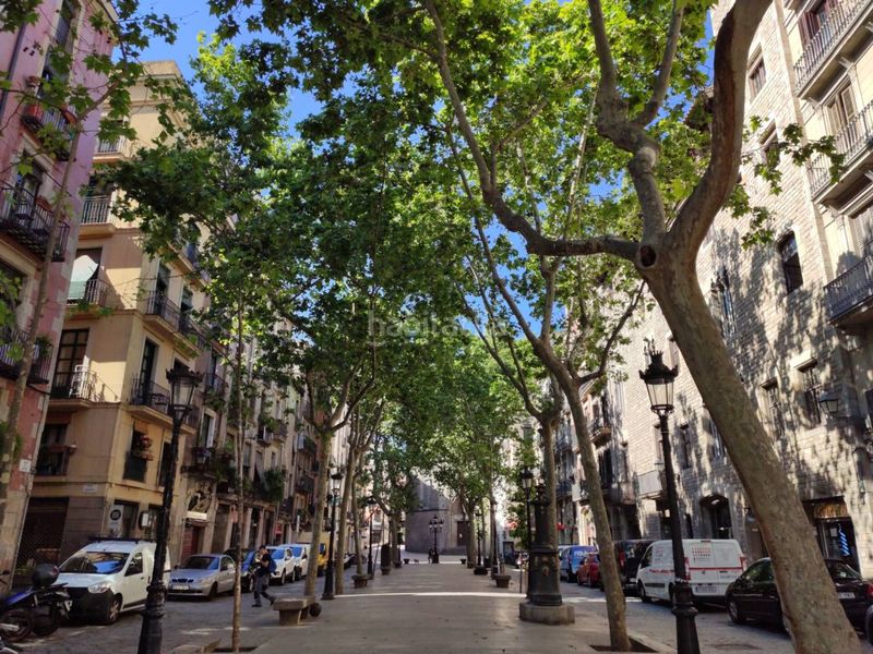 Foto bef9fb08-5641-4d15-a1ad-ca316853eb0e. Aparcament cotxe a La Bordeta Barcelona