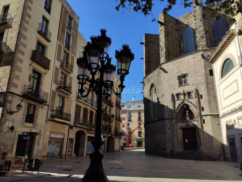 Foto f767c8d3-3b95-4dee-b8d4-430a73a01bc6. Aparcament cotxe a La Bordeta Barcelona