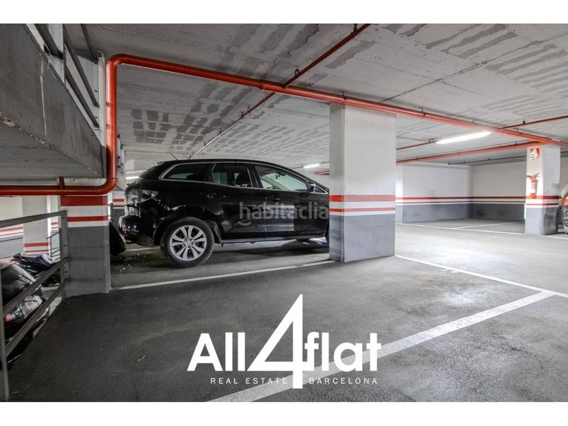 Foto 06a5d8f0-49a4-4cc9-bb78-71b5ff00cc3d. Alquiler parking coche parking en alquiler en muy buen estado en la nova esquerra del eixample en Barcelona