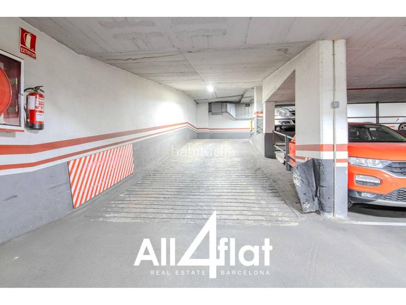 Foto d1fba4fd-d209-462d-921e-75d0477ab318. Alquiler parking coche parking en alquiler en muy buen estado en la nova esquerra del eixample en Barcelona