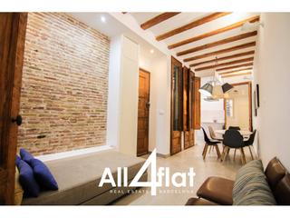 Miete Etagenwohnung  Nou de la rambla. Piso de 86m2 en el raval. dispone de 2 habitaciones dobles, 2 ba
