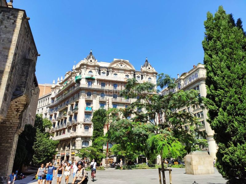 Foto 3eedbe35-d0b1-4e98-b754-514ff8c3a6dc. Aparcament cotxe a Sant Antoni Barcelona