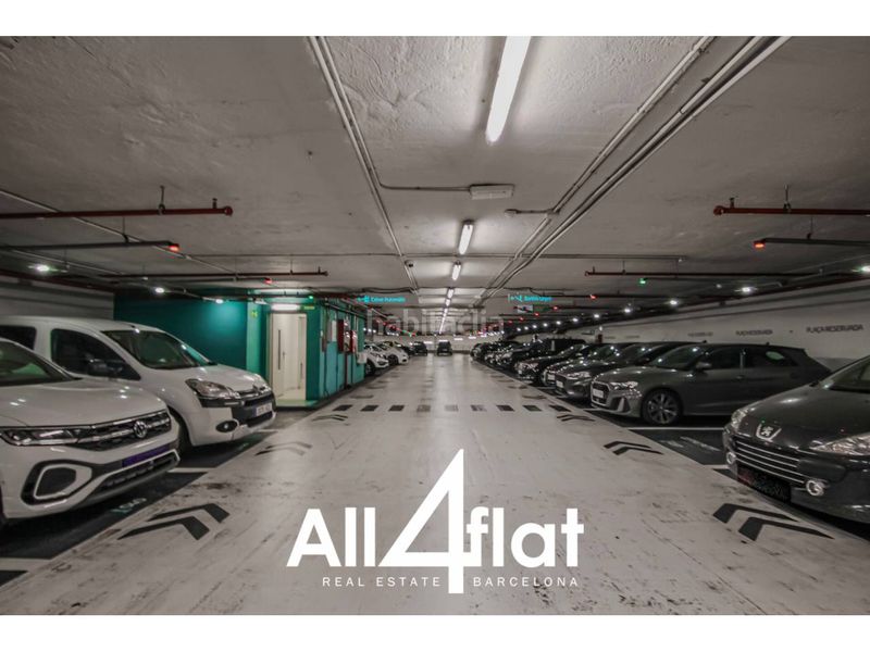 Foto 95ba6467-5852-4446-a4c8-e729affe8b04. Aparcament cotxe a Sant Antoni Barcelona