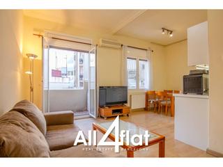 Lloguer Pis  Parallel. Piso de 60m2 en eixample posee 2 habitaciones dobles, 1 baño, co