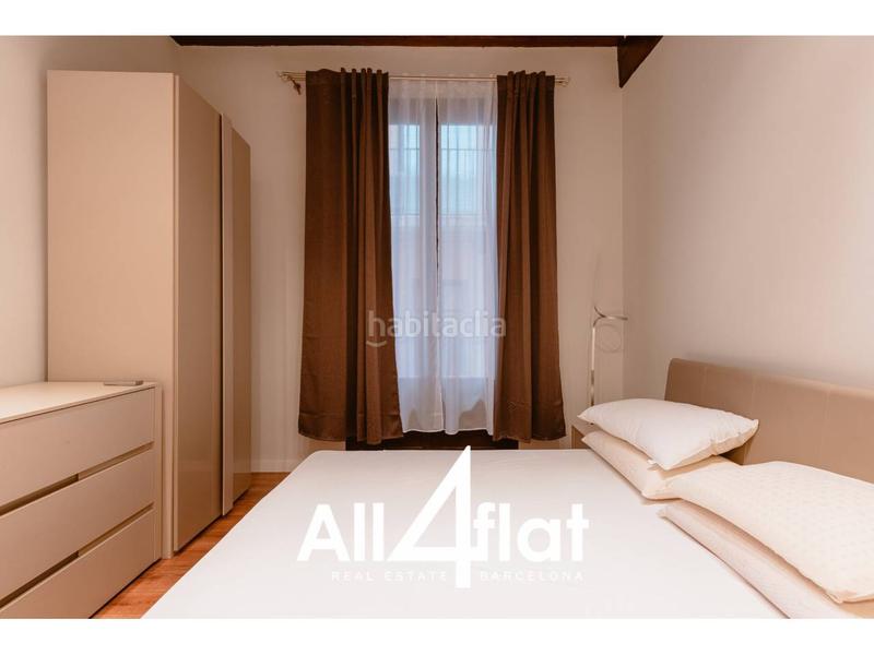 Foto 21fcaa73-8346-4b98-b9dc-996c17cdd655. Piso  en venta en jaume i barrio gotico, totlamente amueblado, y con vistas al exterior de la calle, con excelente ilu en Barcelona