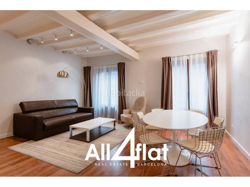 Foto 5fffca8e-c6d9-41b3-89fb-a1b5695b5b67. Piso  en venta en jaume i barrio gotico, totlamente amueblado, y con vistas al exterior de la calle, con excelente ilu en Barcelona