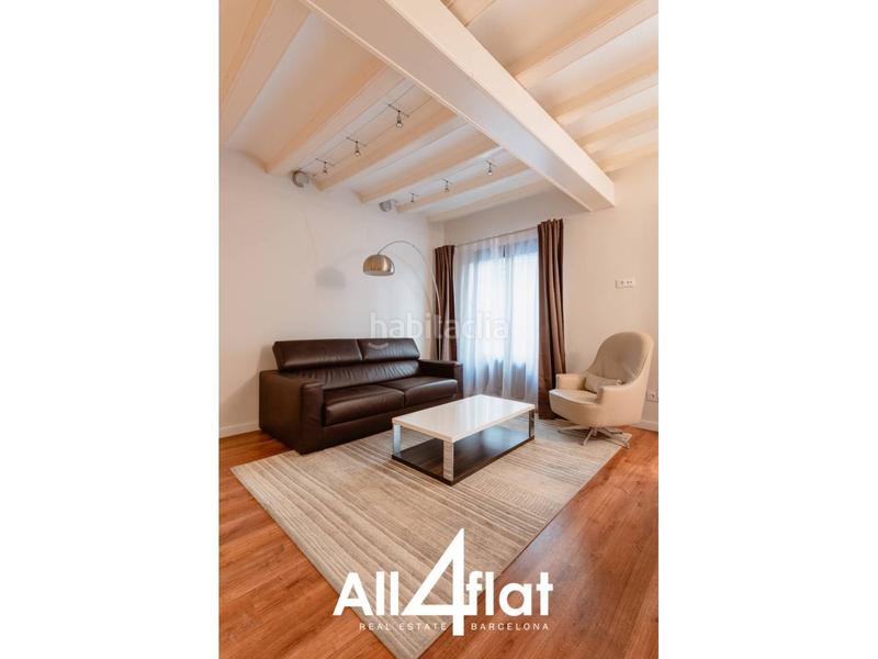 Foto 627e60a9-b621-44ec-8ea0-e5f9cd42adfe. Piso  en venta en jaume i barrio gotico, totlamente amueblado, y con vistas al exterior de la calle, con excelente ilu en Barcelona
