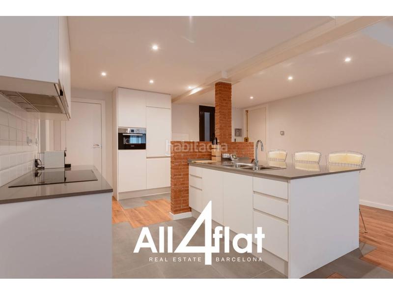 Foto 672184f5-48ac-4b67-81eb-fdf1bc4b5641. Piso  en venta en jaume i barrio gotico, totlamente amueblado, y con vistas al exterior de la calle, con excelente ilu en Barcelona
