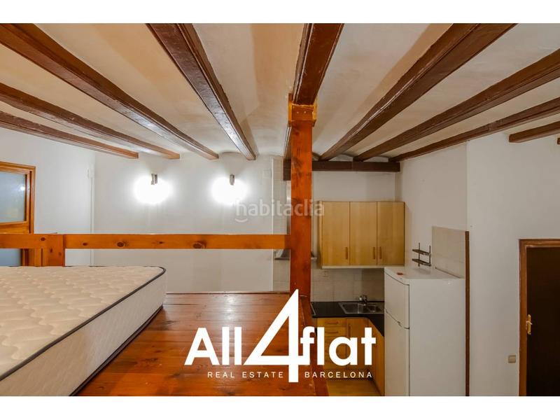 Foto a5421272-82d0-4d37-8847-58365efe5fe7. Piso loft en venta de 39 m2 en el born con balcón, baño, cocina. amueblado y equipado. en Barcelona
