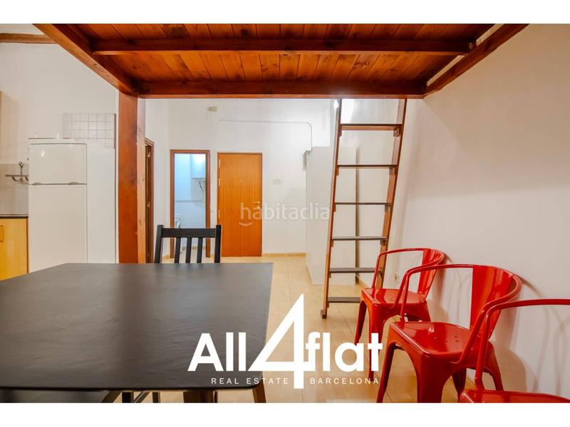 Foto a6d7e4a7-9867-46c1-b853-779cfed70e08. Piso loft en venta de 39 m2 en el born con balcón, baño, cocina. amueblado y equipado. en Barcelona