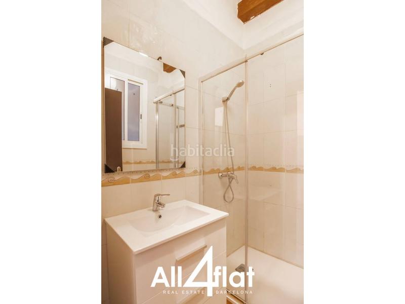 Foto b1e94071-3b05-4594-a518-476bd4877d98. Piso loft en venta de 39 m2 en el born con balcón, baño, cocina. amueblado y equipado. en Barcelona