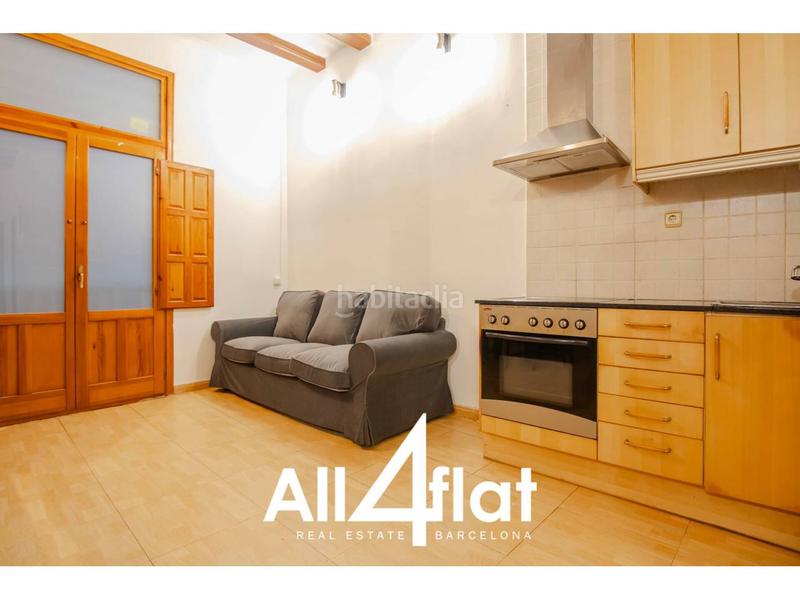 Foto e7dd0a73-6b61-48a4-a7ca-5d8de1203d40. Piso loft en venta de 39 m2 en el born con balcón, baño, cocina. amueblado y equipado. en Barcelona