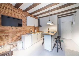 Piso  Lleialtat. Piso reformado de 35m2 con 1 habitación doble, 1 baño, totalment