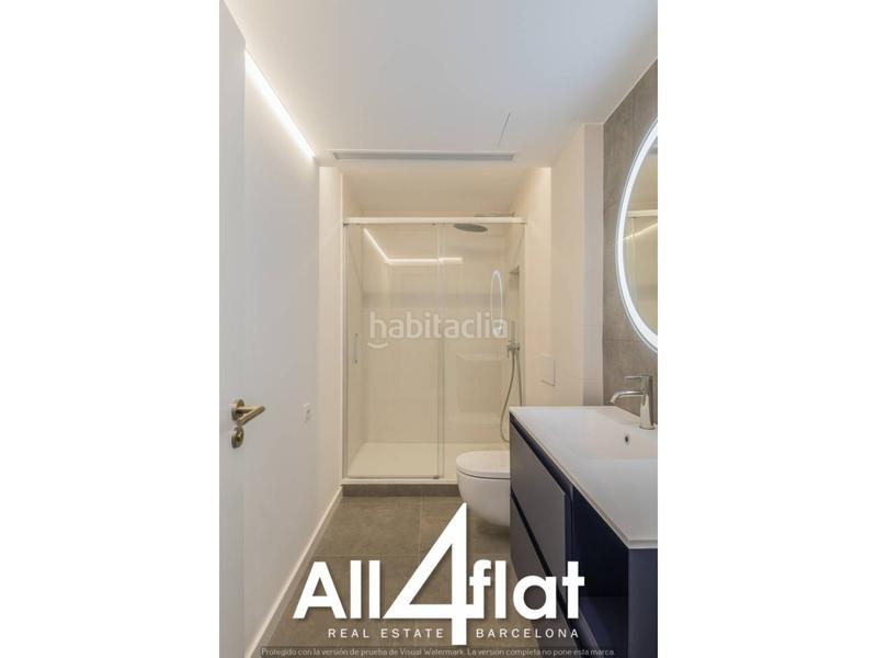 Foto 30597754-ad80-4926-a220-70e321ee662d. Ático  reformado en venta con balcón amplio y 3 habitaciones listo para entrar a vivir en Barcelona