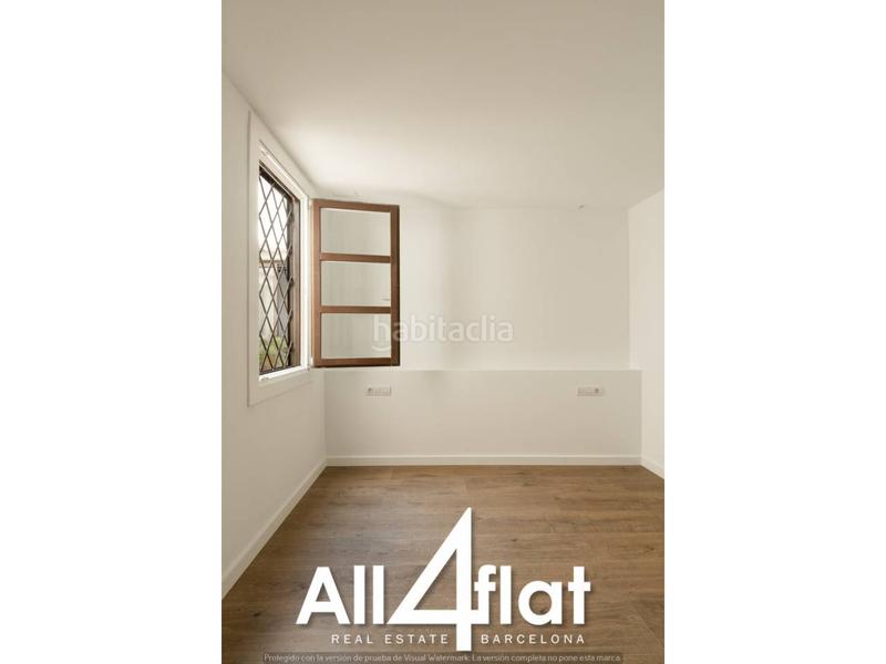 Foto 9b3534a9-9e14-4a40-b1fc-f3d36e48016a. Ático  reformado en venta con balcón amplio y 3 habitaciones listo para entrar a vivir en Barcelona