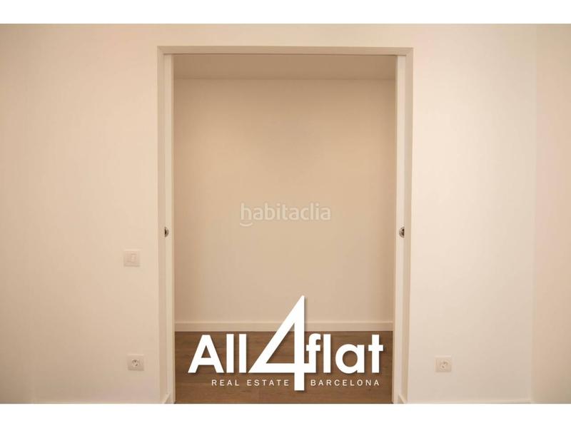Foto 9e5cf3d5-f579-494e-bbfa-6d461fc3dd3b. Ático  reformado en venta con balcón amplio y 3 habitaciones listo para entrar a vivir en Barcelona