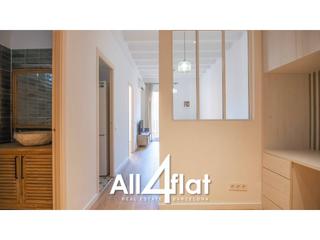 Lloguer Pis  Viladomat. Piso de 60m2 en eixample.tiene 1 habitación doble.1 baño complet