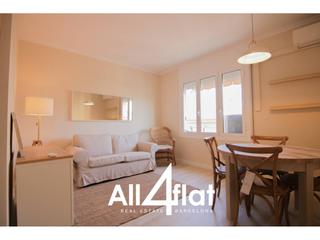 Affitto Appartamento  Ronda de sant antoni. Piso de 61m2 en ciutat vella, dispone de 2 habitaciones. 1 baño