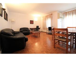 Location Appartement  Consell de cent. Amplio piso de 140m2 con 4 habs, 2 baños completos, amueblado, l