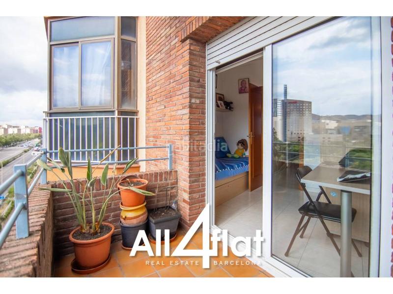 Foto c8ef5877-c08d-4e7a-b9b5-4f0a846b3e76. Dúplex amb calefacció a Sant Andreu de Palomar Barcelona