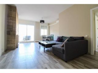 Lloguer Pis  Mistral. Piso reformado de 84m2 en eixample. 3 habitaciones. 1 baño y 1 a