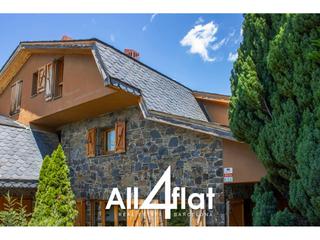Casa aparellada  Cerdanya. Impresionante chalet pareado con jardín privado en alpens, 4 hab