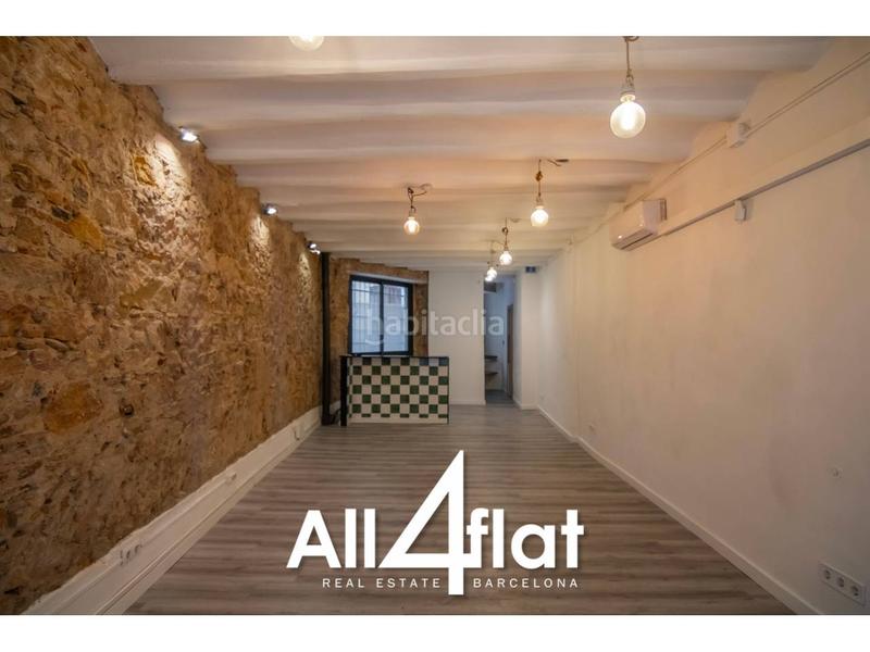 Foto 675c2f8f-98da-401b-936d-ac0891f306fc. Alquiler local comercial venta de local comercial en el Raval capital en Barcelona