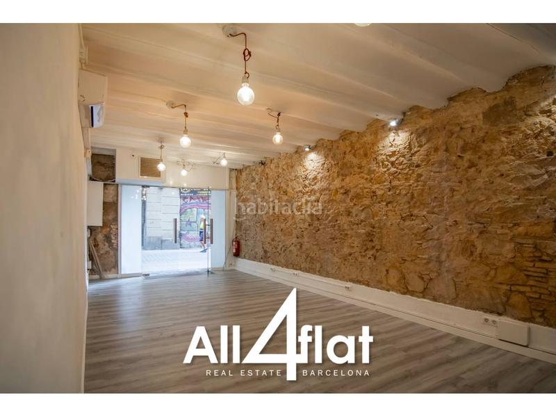 Foto 70e01968-a6e7-4f20-af05-65f8b3819bb0. Alquiler local comercial venta de local comercial en el Raval capital en Barcelona