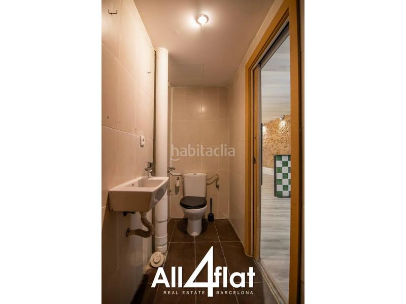Foto 81cd46b6-3e95-4925-ab73-255ad580bd50. Alquiler local comercial venta de local comercial en el Raval capital en Barcelona