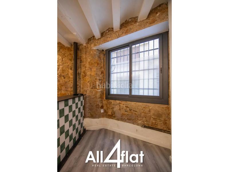 Foto 374b7f2b-5dfb-48d8-a5dd-d82b8ebcd1ce. Business premise in Raval Barcelona