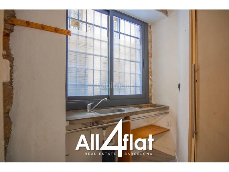 Foto 3b8fff61-2e0f-4aca-8ca7-2ba20552bc85. Business premise in Raval Barcelona